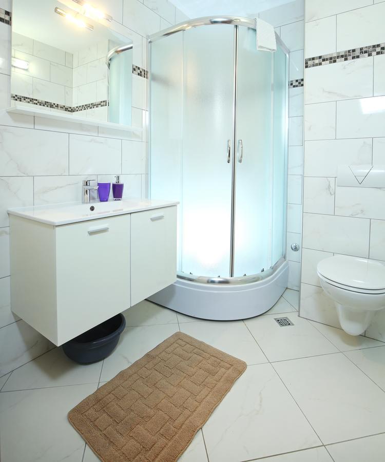 Apartments Nemira Exclusive 오미스 외부 사진