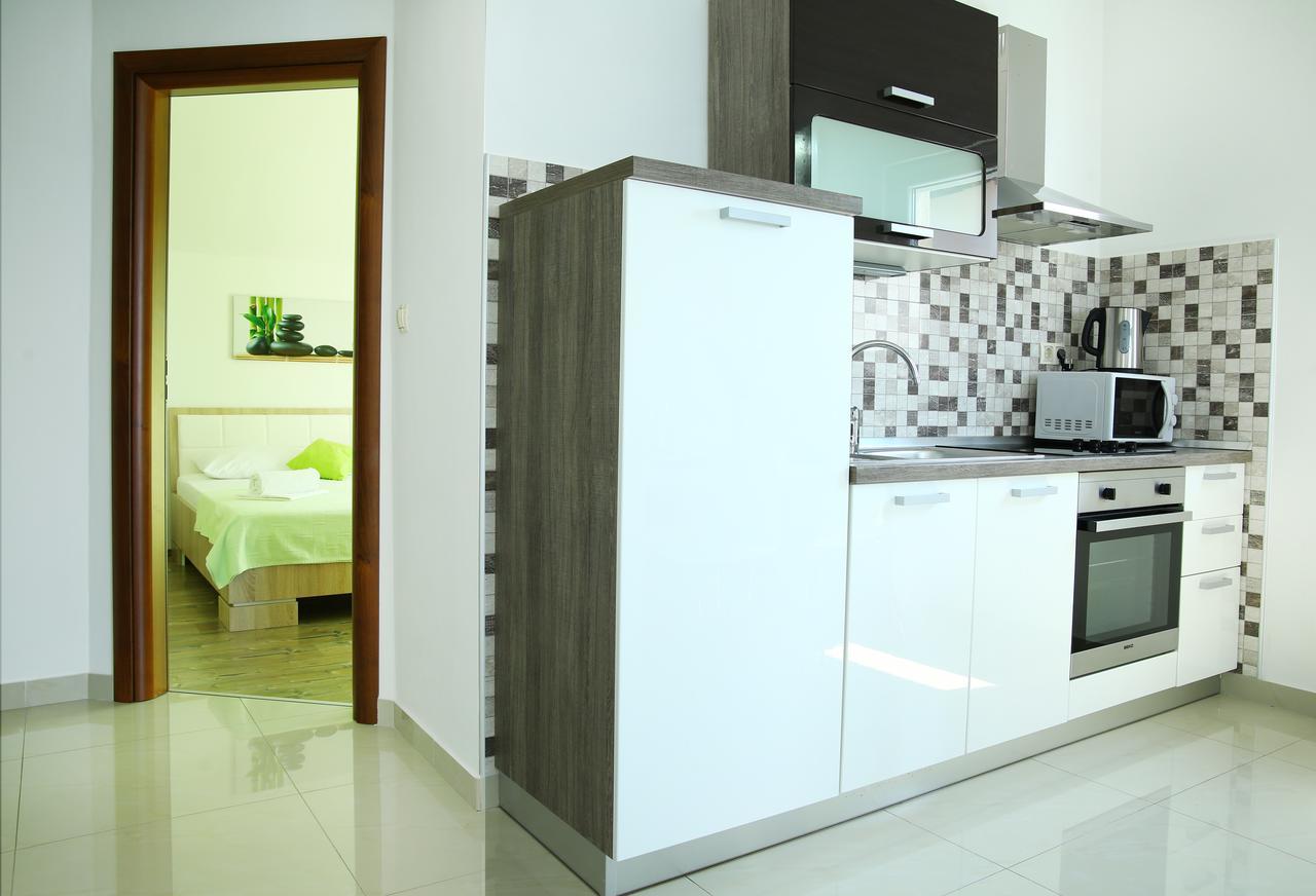 Apartments Nemira Exclusive 오미스 외부 사진